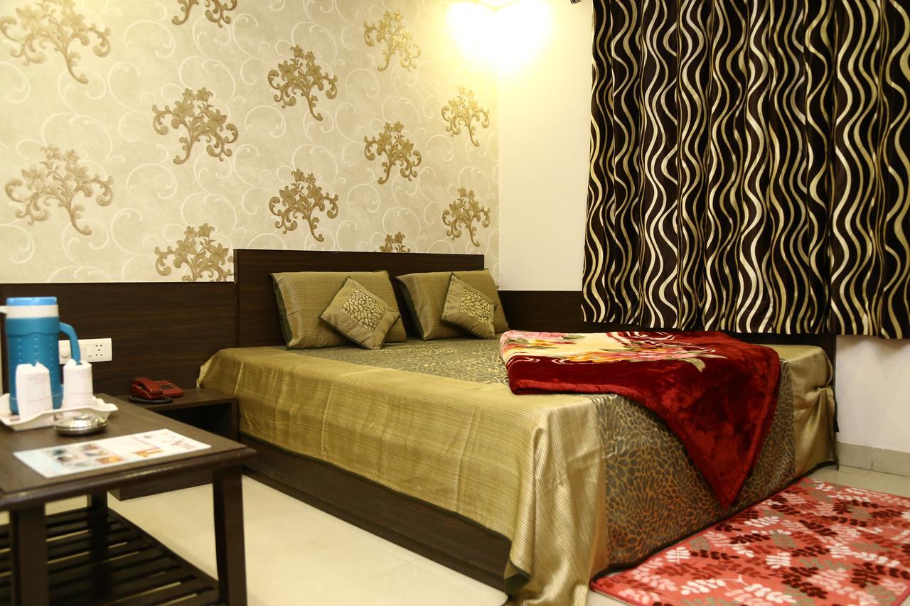 Hotel Abhinandan Inn Jaipur Buitenkant foto
