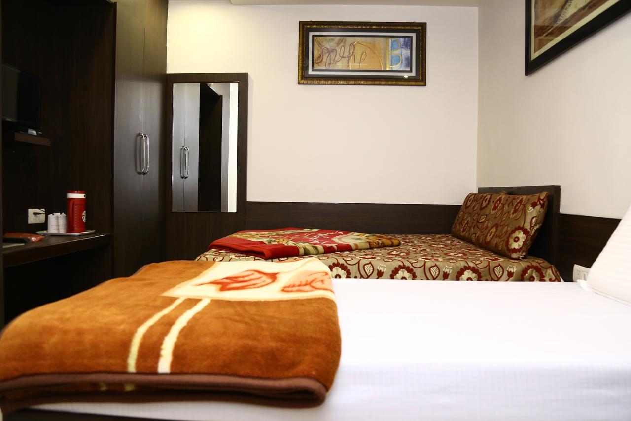 Hotel Abhinandan Inn Jaipur Buitenkant foto