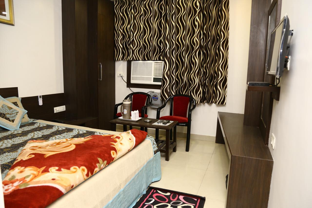 Hotel Abhinandan Inn Jaipur Buitenkant foto
