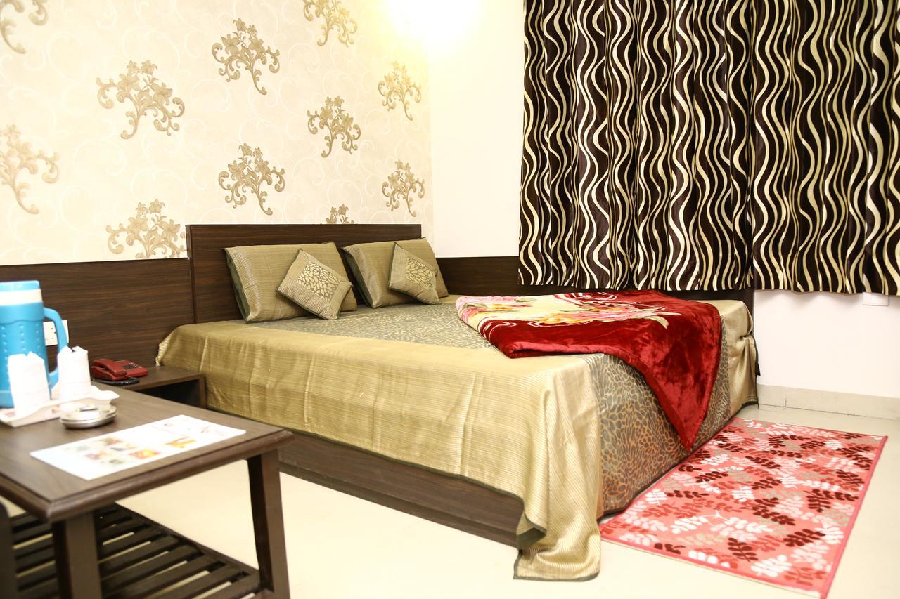 Hotel Abhinandan Inn Jaipur Buitenkant foto