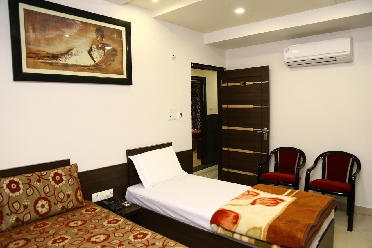 Hotel Abhinandan Inn Jaipur Buitenkant foto