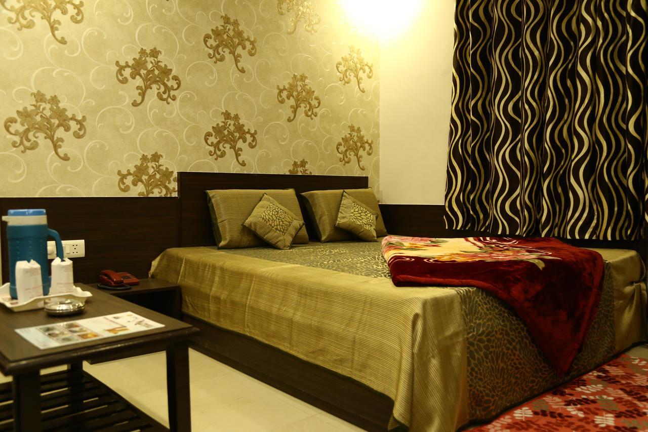 Hotel Abhinandan Inn Jaipur Buitenkant foto
