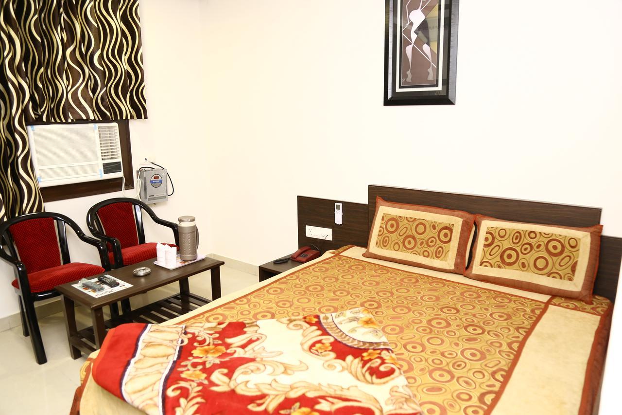 Hotel Abhinandan Inn Jaipur Buitenkant foto