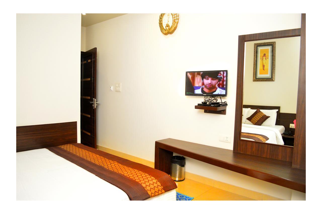 Hotel Abhinandan Inn Jaipur Buitenkant foto