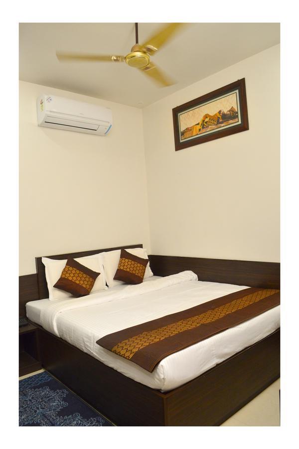 Hotel Abhinandan Inn Jaipur Buitenkant foto