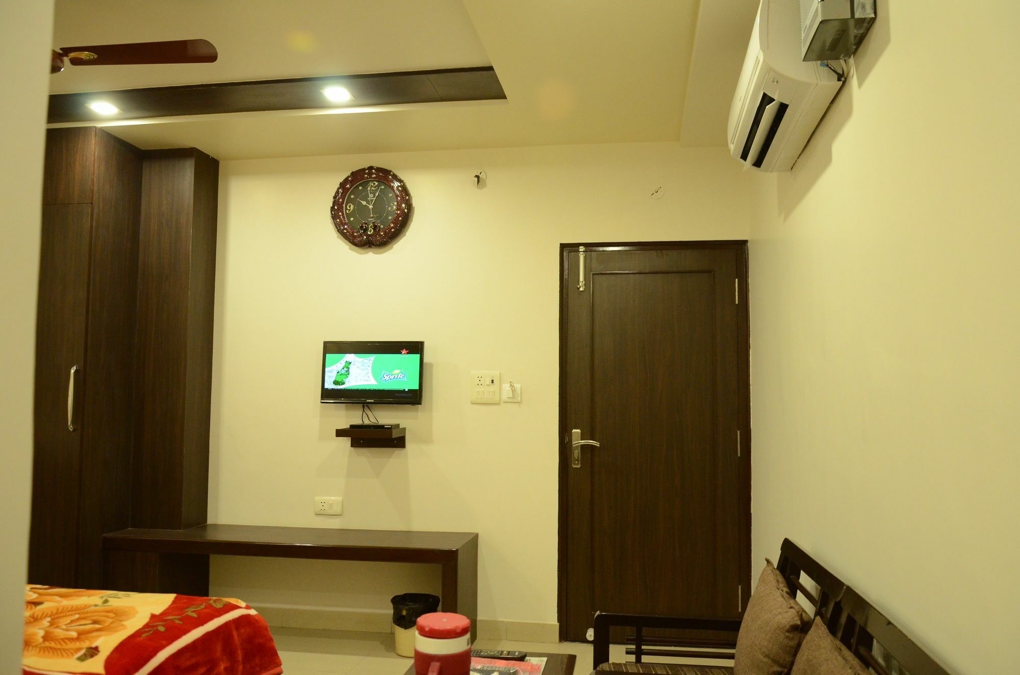 Hotel Abhinandan Inn Jaipur Buitenkant foto