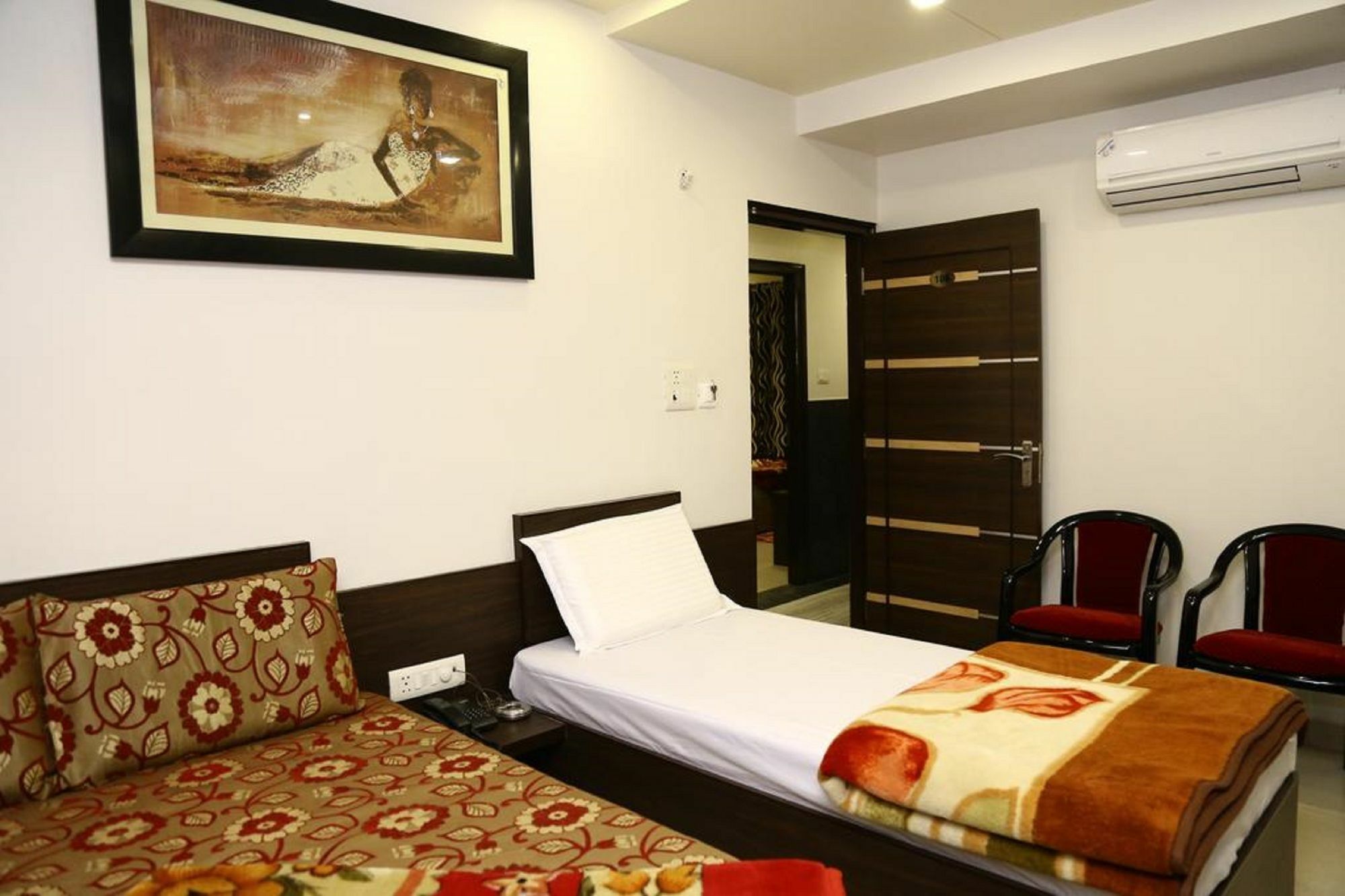 Hotel Abhinandan Inn Jaipur Buitenkant foto